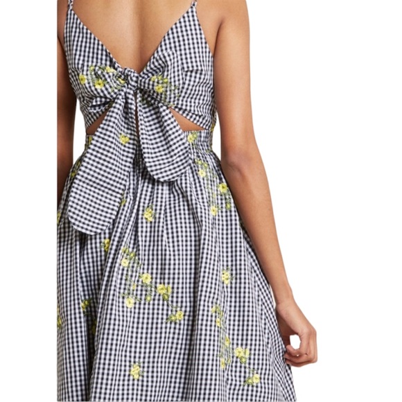 Gorgeous Outdoor Glory Sundress - Picture 2 of 11